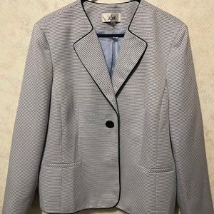 LESUIT SKIRT 2 PC SUIT SET/LT. BLUE-BLK-WHITE/ SIZE 18/